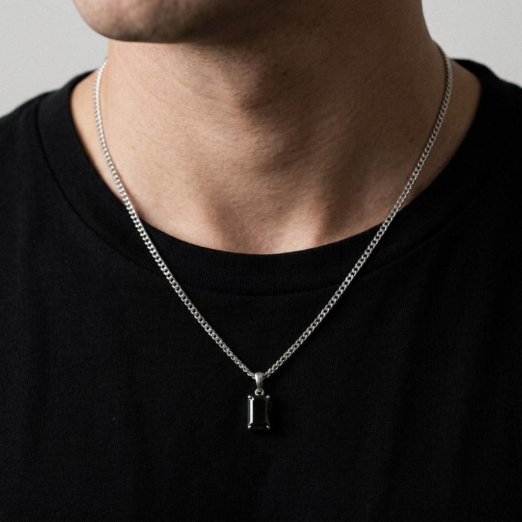 NOIR Geometric Pendant Necklace