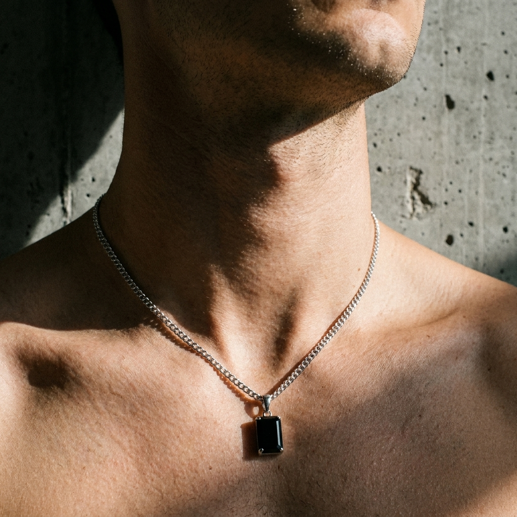 NOIR Geometric Pendant Necklace