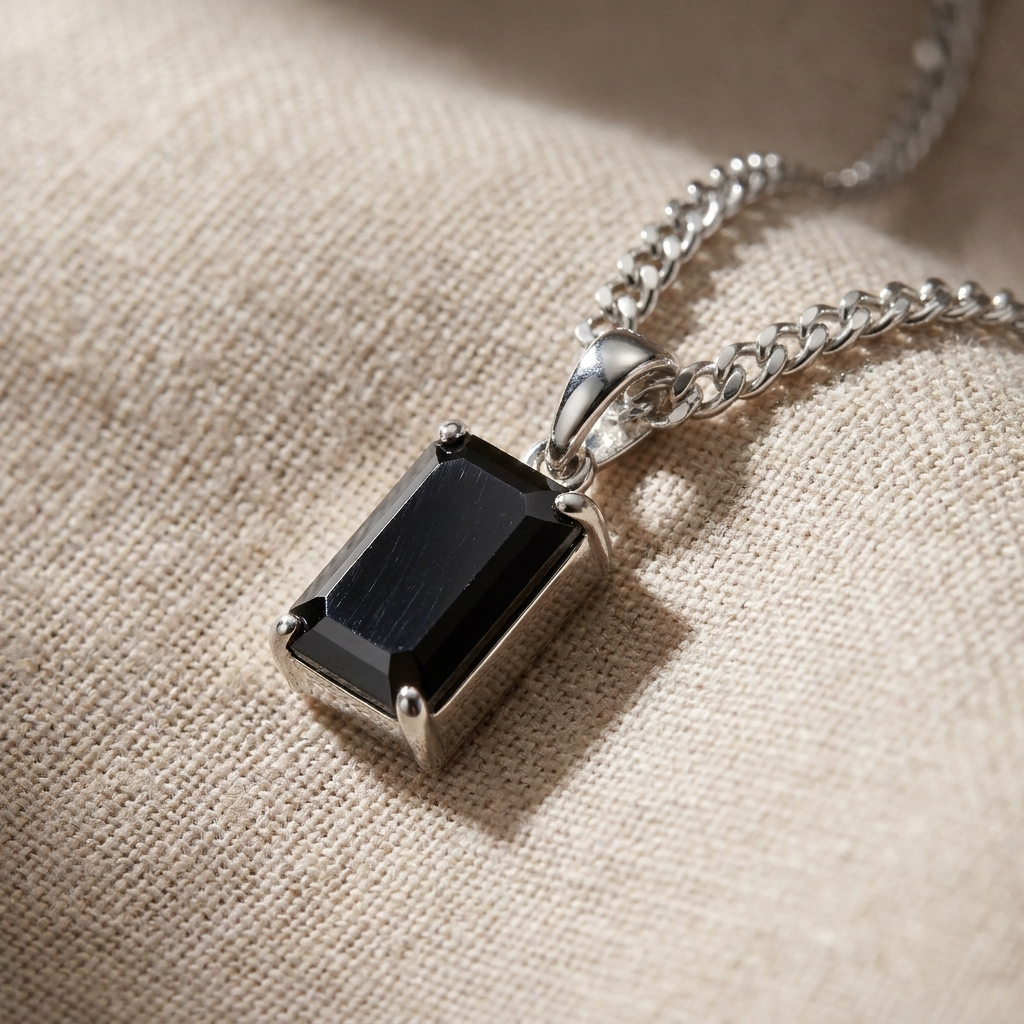 NOIR Geometric Pendant Necklace
